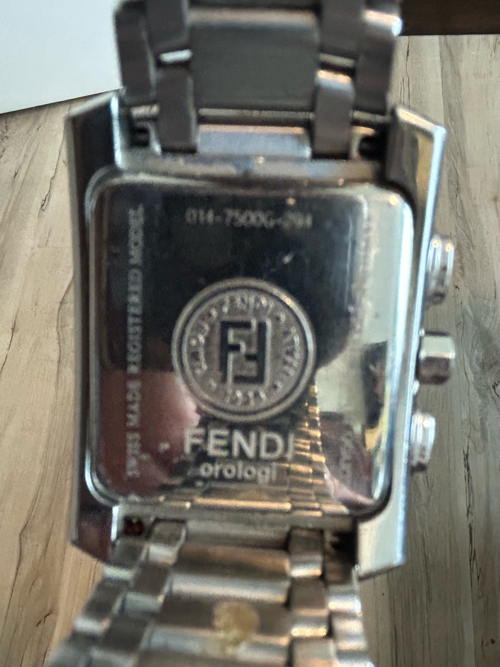 Fendi Orologi 7500G watch with diamond accents. - Picture 10 of 10
